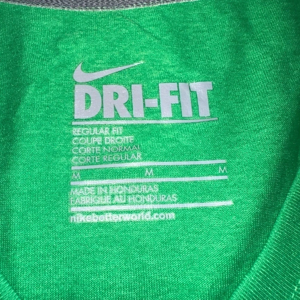 Nike Dri-FIT Women’s Green V-Neck Tee (Size M)